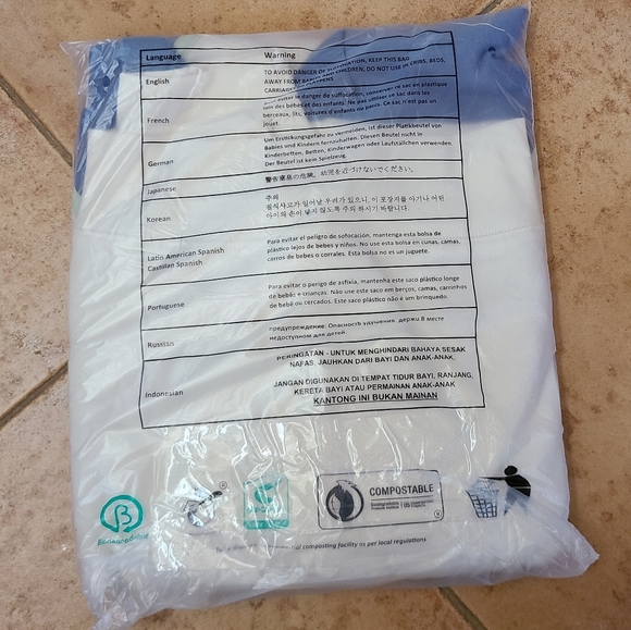 👀50% OFF👀💙🤍 NWT‼️ Levi's brand Juniors Colorblock Sweatshirt - Picture 7 of 7